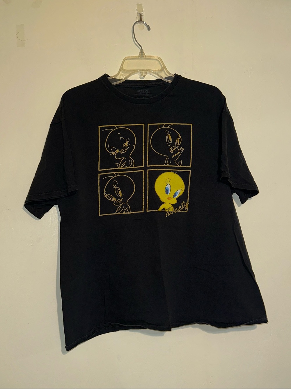 🩵3 for $15🩵 Tweety Bird graphic tee